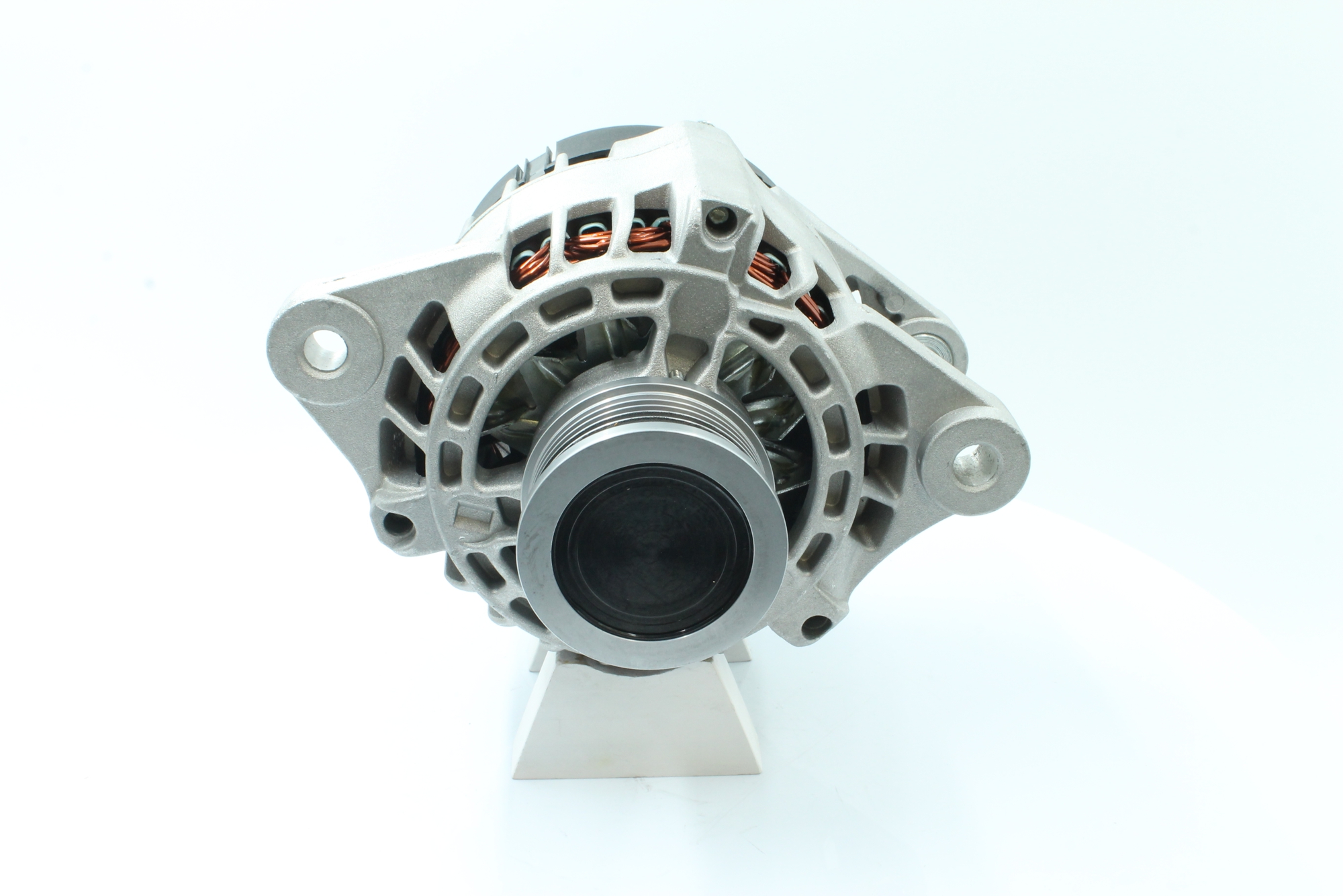 Kupite poceni originalno Alternator 89212349, primerljivo z 0046809068 OEM številke, prek spleta