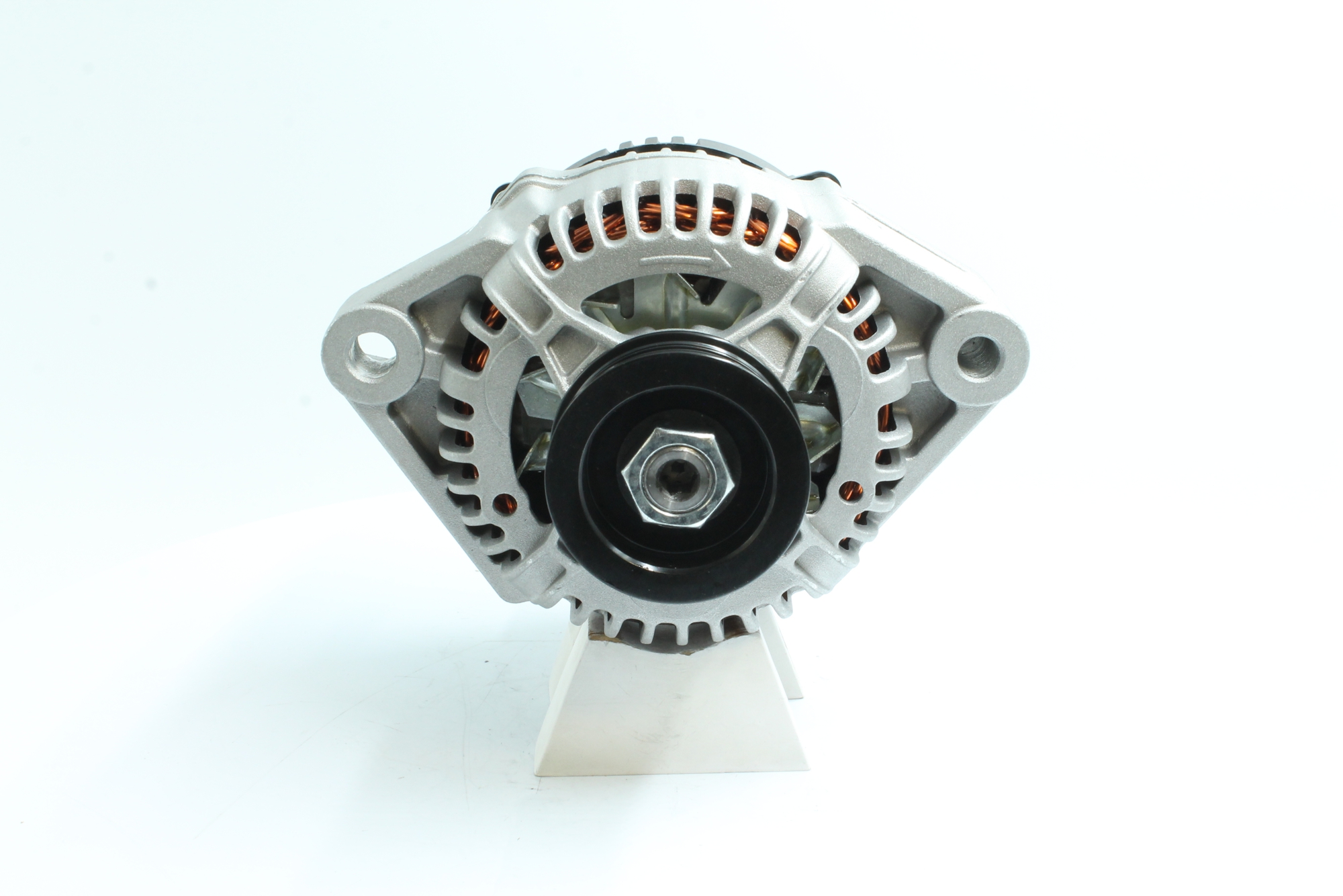 Compre Alternador 89212456 original asequible comparable con números OEM online Q0002801V004000000