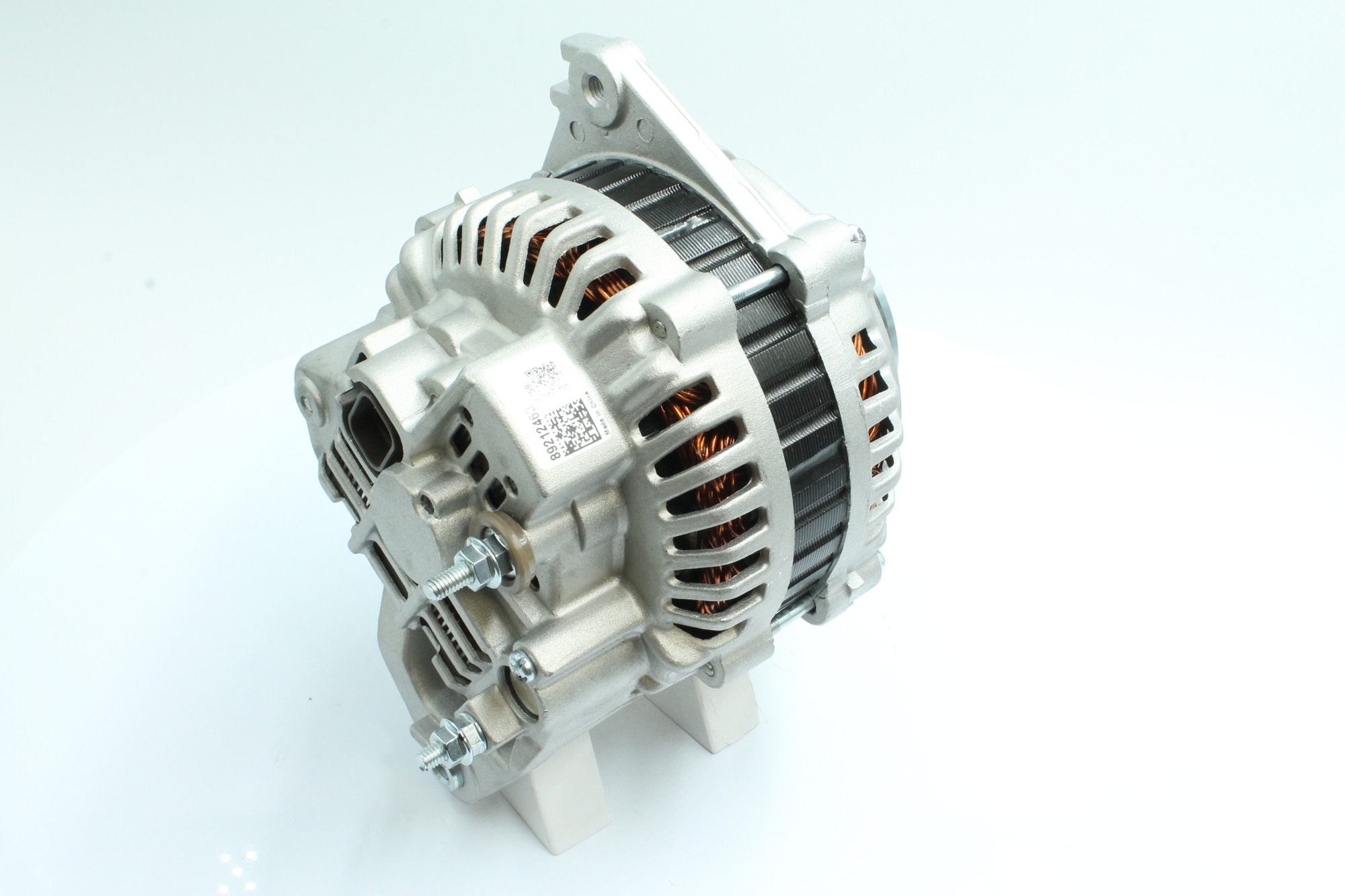 OEM Generator MITSUBISHI 2.0 i 16V 150 HK Benzin 3730033010 fra PowerMax online til gode priser