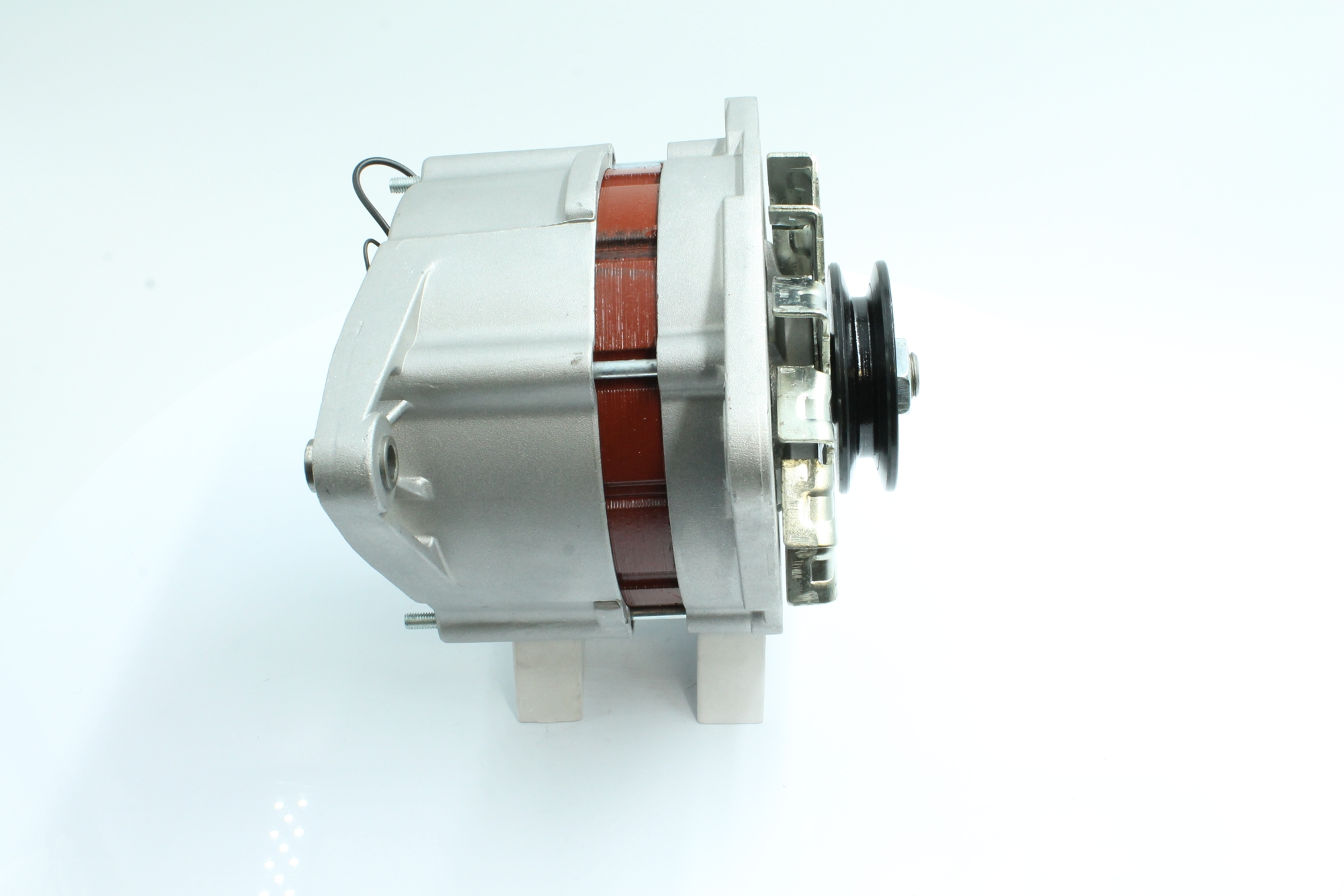 Kupuj online Alternator 89212670 oryginalne w niskiej cenie, kompatybilne z numerem OEM 86AB10300EB