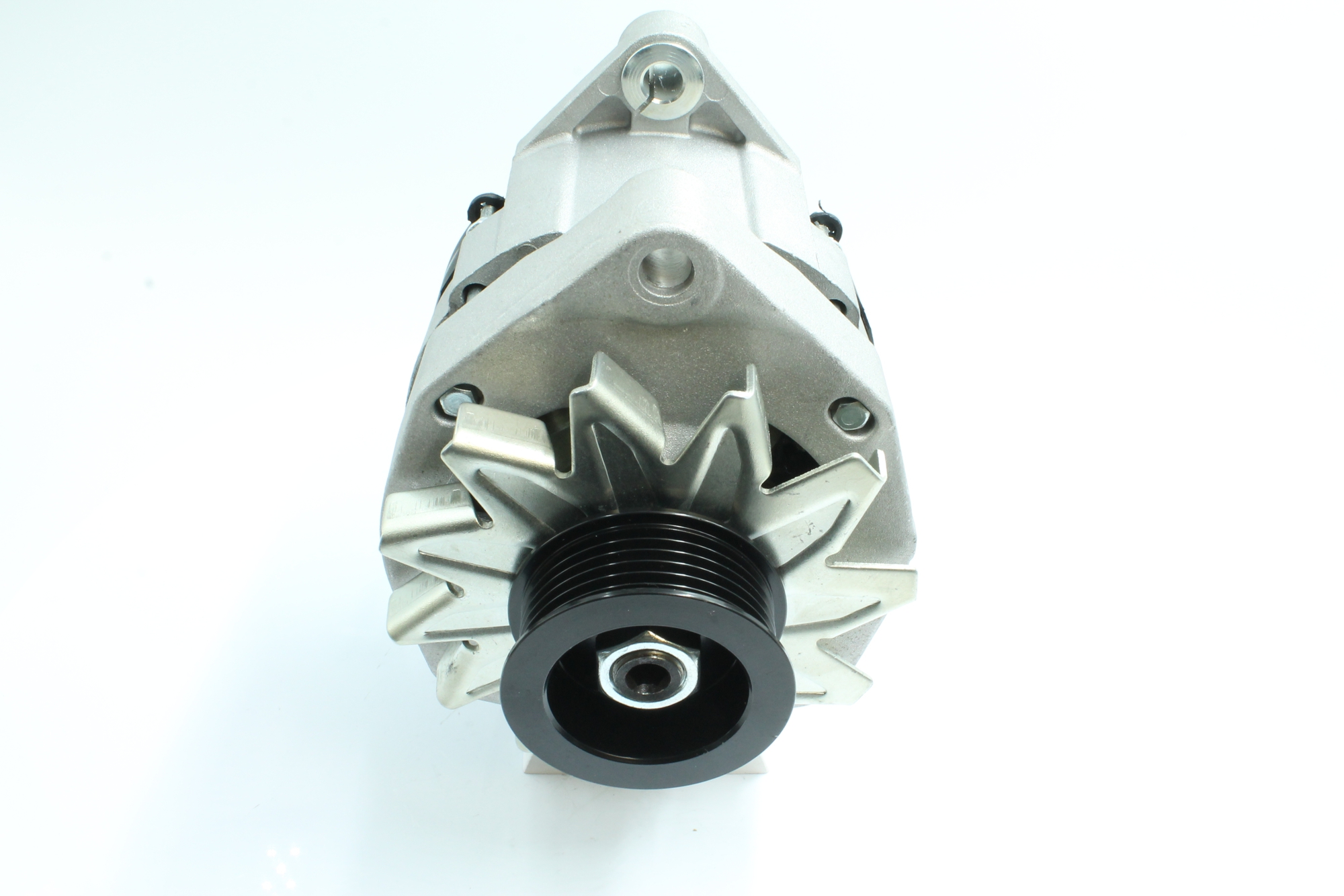 Compre Alternador 89212888 original asequible comparable con números OEM online 373002A010