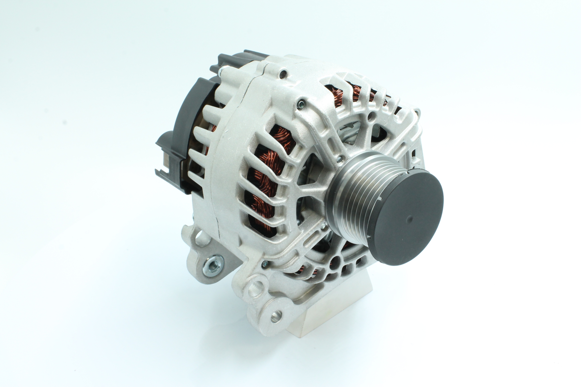 Compre Alternador 89214386 original asequible comparable con números OEM online 06F903023L