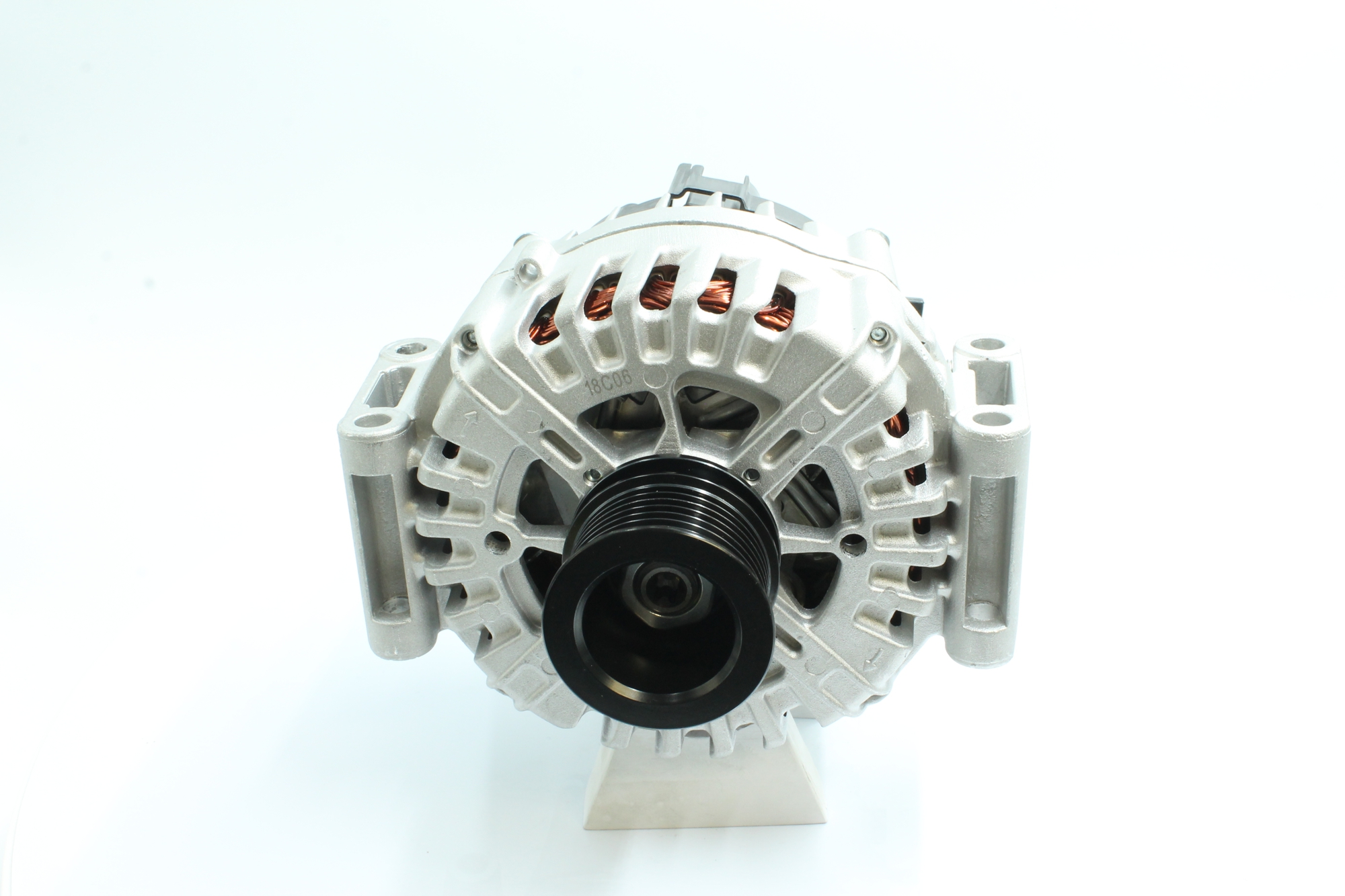 Kupite poceni originalno Alternator 89215384, primerljivo z A0009067500 OEM številke, prek spleta