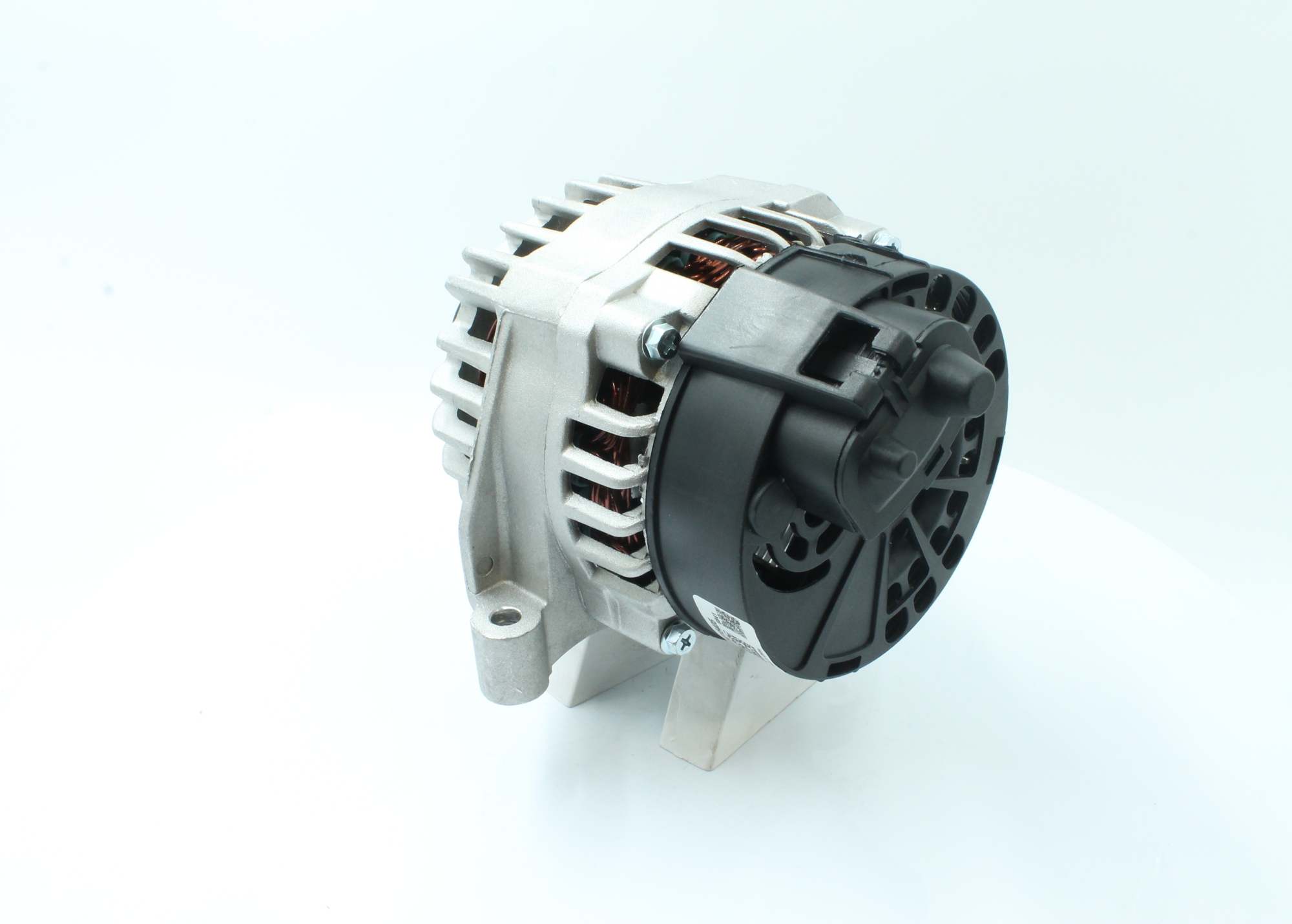 Kupite poceni originalno Alternator 89215405, primerljivo z 52003529 OEM številke, prek spleta