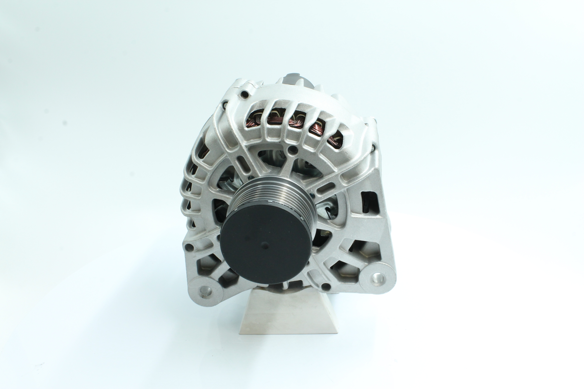 Kupite poceni originalno Alternator 89215637, primerljivo z 231001318R OEM številke, prek spleta