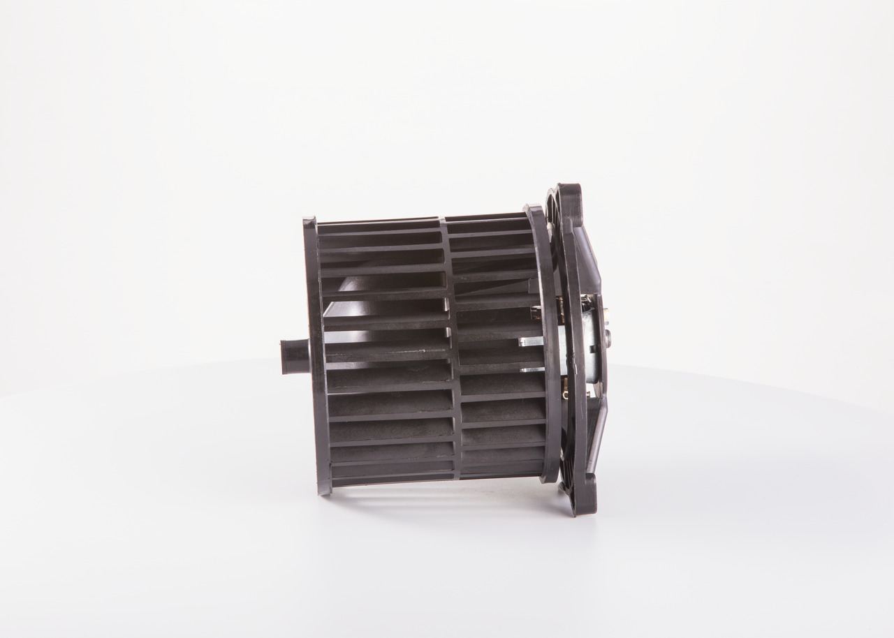 Köp BOSCH Elektrisk motor, kupéfläkt Produktnummer: 9 130 451 074 till det förmånliga priset av 1267,02 kr