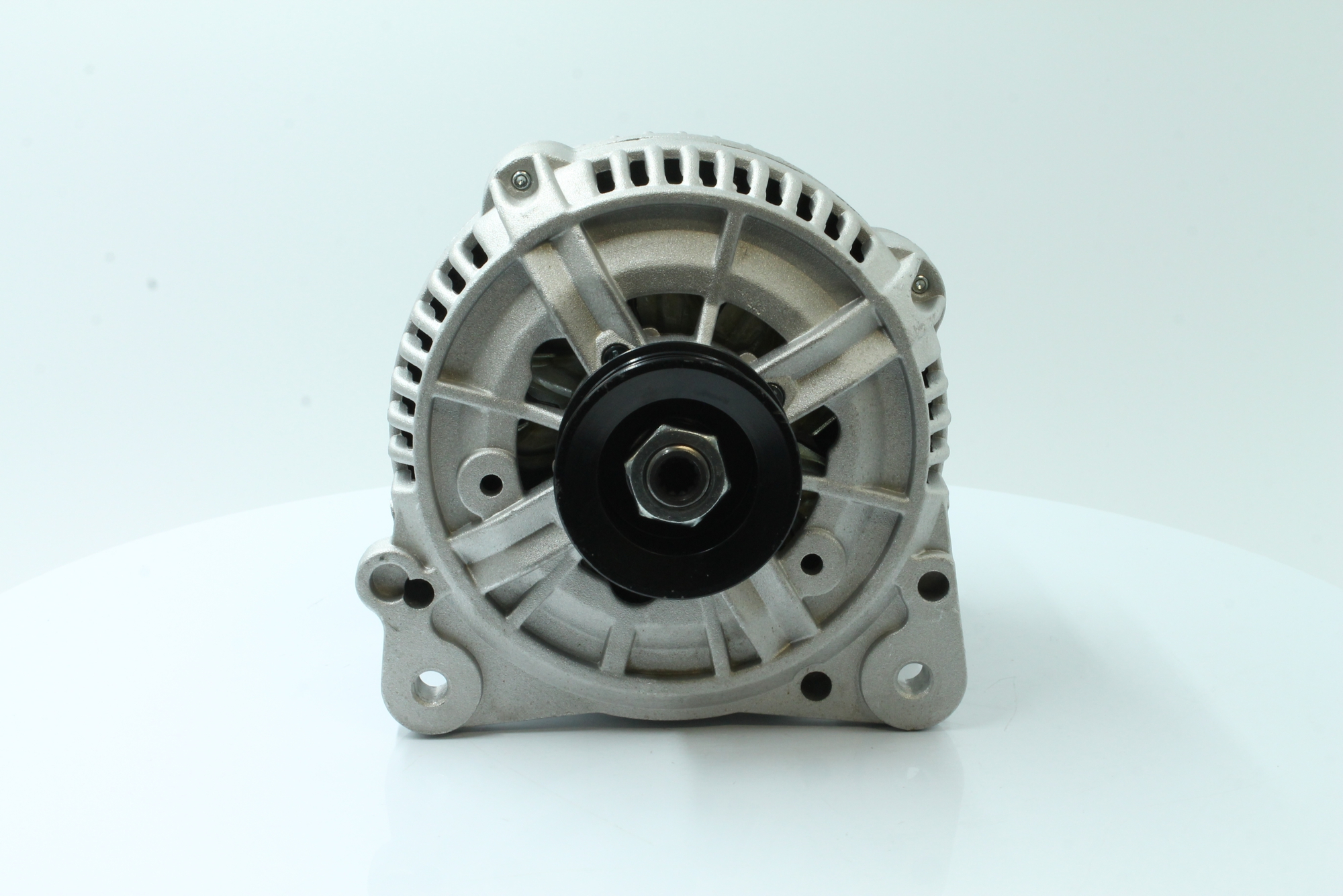 Kupuj online Alternator 9212285 oryginalne w niskiej cenie, kompatybilne z numerem OEM 028903028F