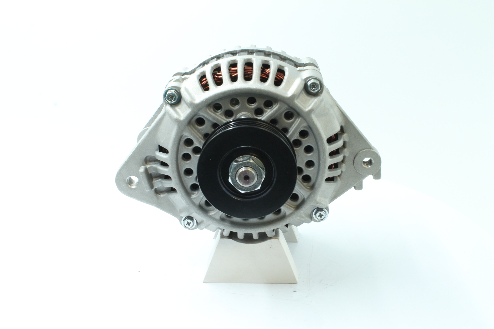 Cumpărați online Alternator 9212403 original/ă și la un preț mic, compatibil/ă cu nr. OEM MD133513