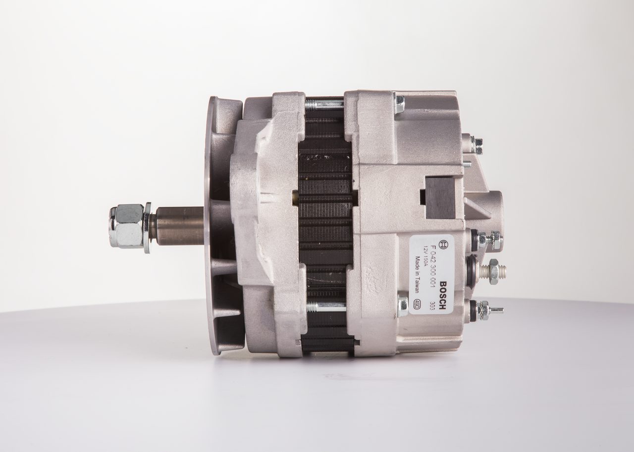 Köp BOSCH Generator Produktnummer: F 042 300 001 till det förmånliga priset av 5223,48 kr