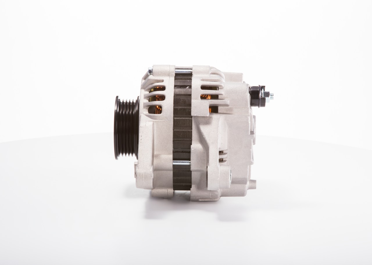 Köp BOSCH Generator Produktnummer: F 042 303 069 till det förmånliga priset av 4805,76 kr