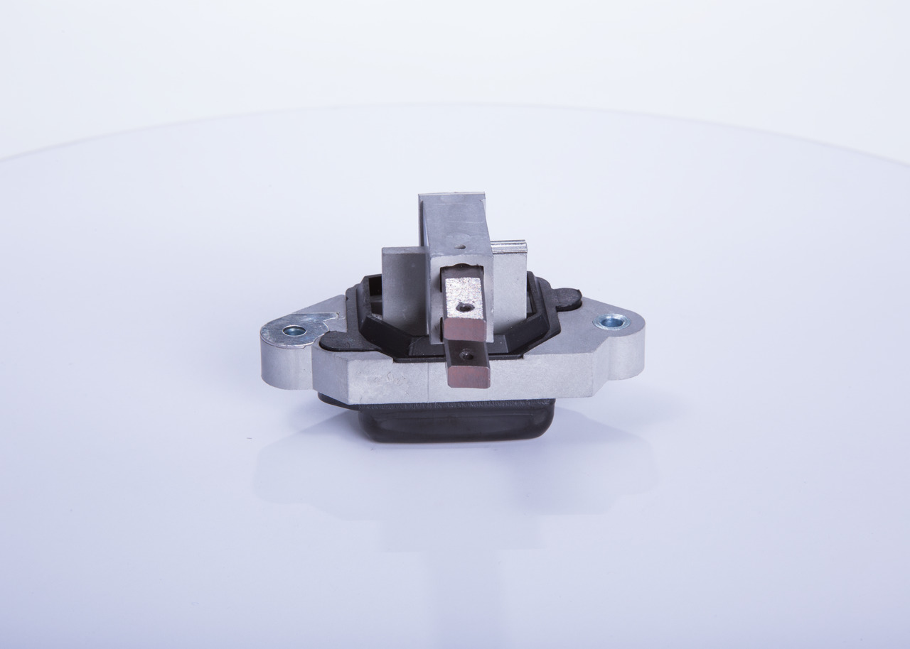 Köp BOSCH Laddningsregulator Produktnummer: F 042 320 310 till det förmånliga priset av 554,12 kr