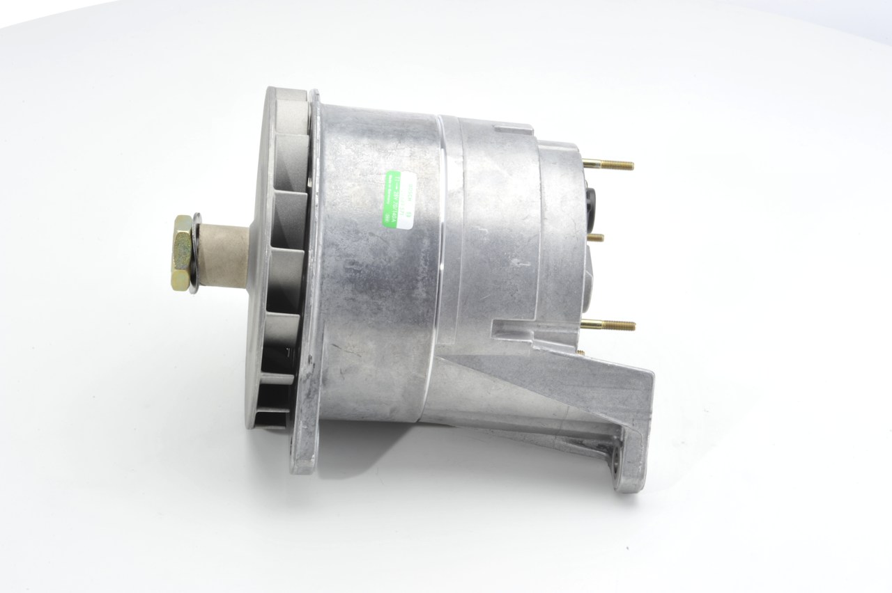 Kupuj online Alternator 0 120 689 571 oryginalne w niskiej cenie, kompatybilne z numerem OEM A0111545002