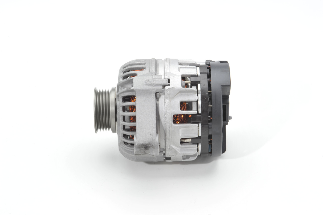 Köp BOSCH Generator Produktnummer: 0 124 225 020 till det förmånliga priset av 3501,66 kr