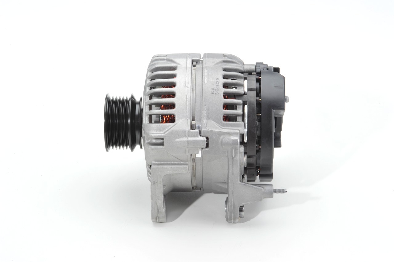 Kupite poceni originalno Alternator 0 124 325 003, primerljivo z 038903023A OEM številke, prek spleta