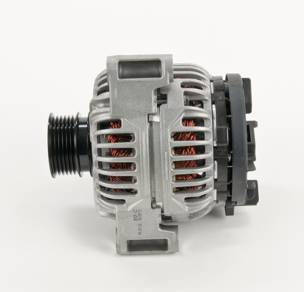 Köp BOSCH Generator Produktnummer: 0 124 515 046 till det förmånliga priset av 4751,44 kr