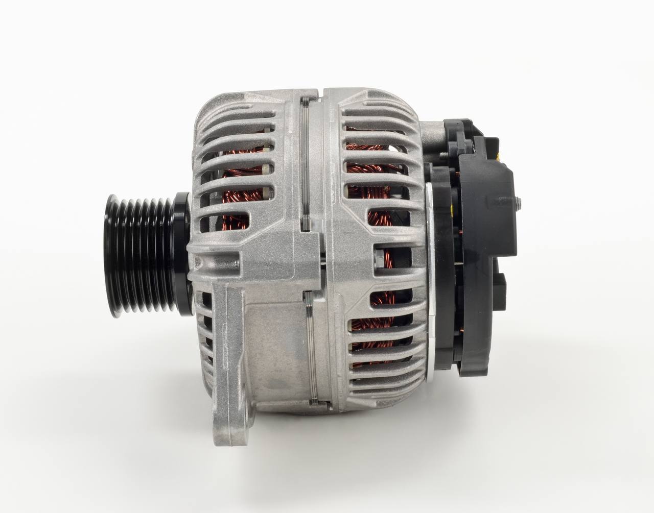 Köp BOSCH Generator Produktnummer: 0 124 515 113 till det förmånliga priset av 11731,87 kr