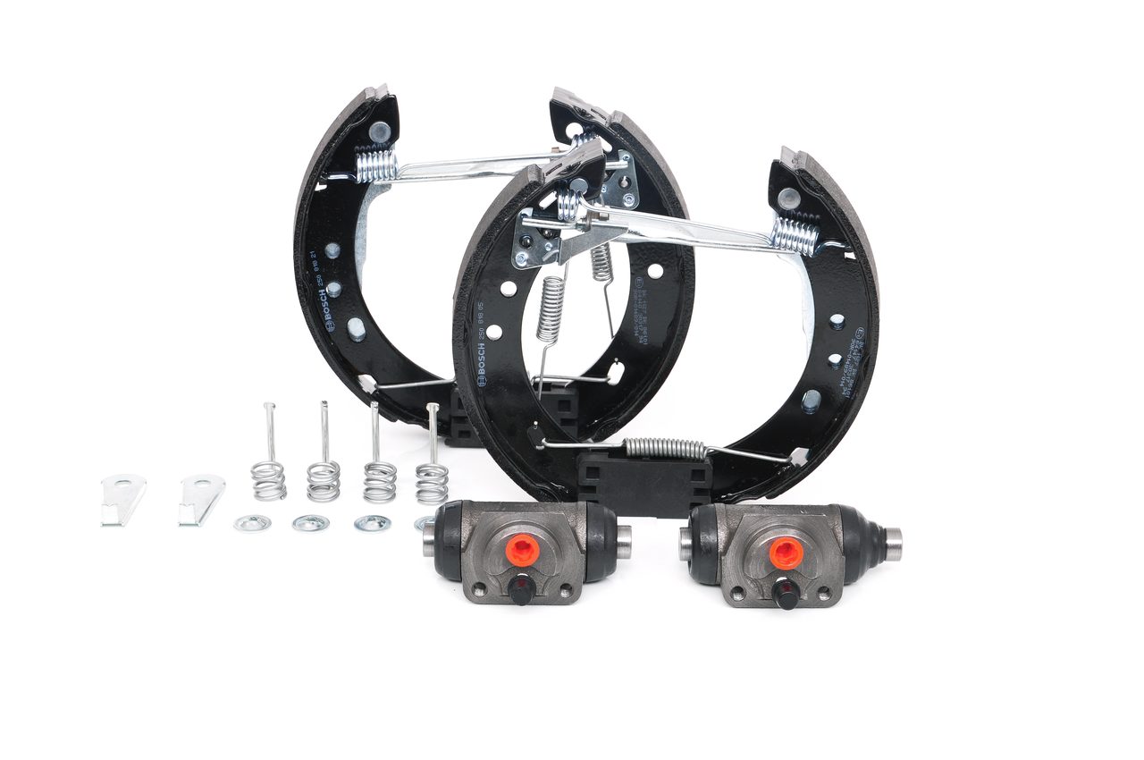 OEM Спирачен комплект, барабанни спирачки Maxima A34 2003 680319, KS640, 694217 BOSCH