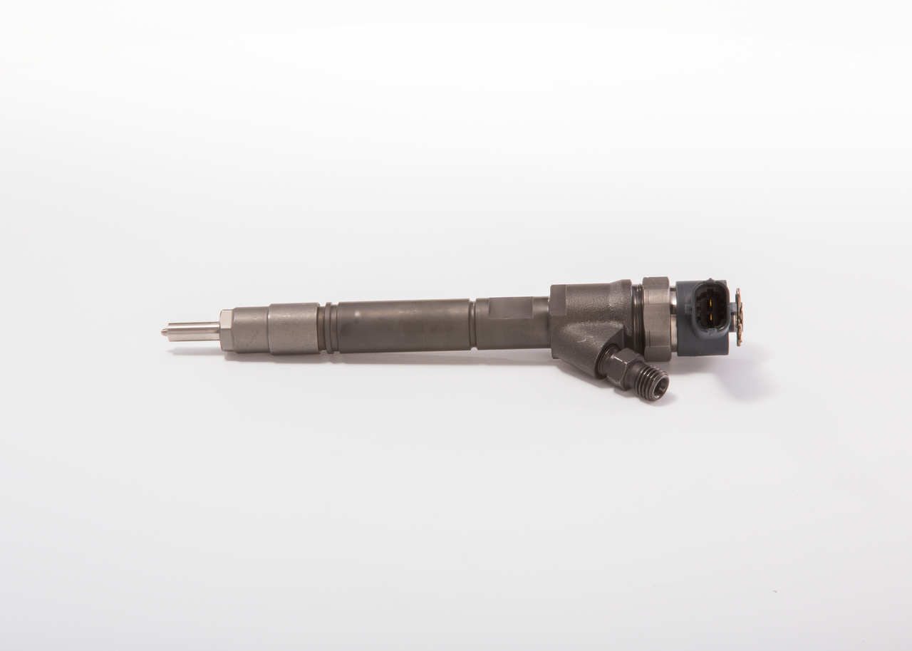 Cumpărați Injector de la BOSCH Număr produs: 0 986 435 170 la prețul de doar 1179,82 lei