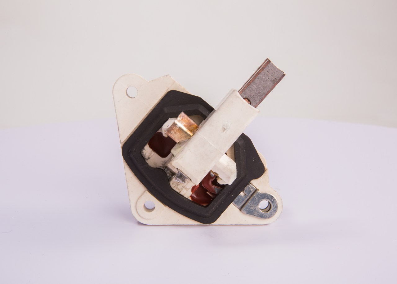 Köp billiga original Laddningsregulator 1 197 311 316 jämförbara med 1181407 OEM nummer på nätet