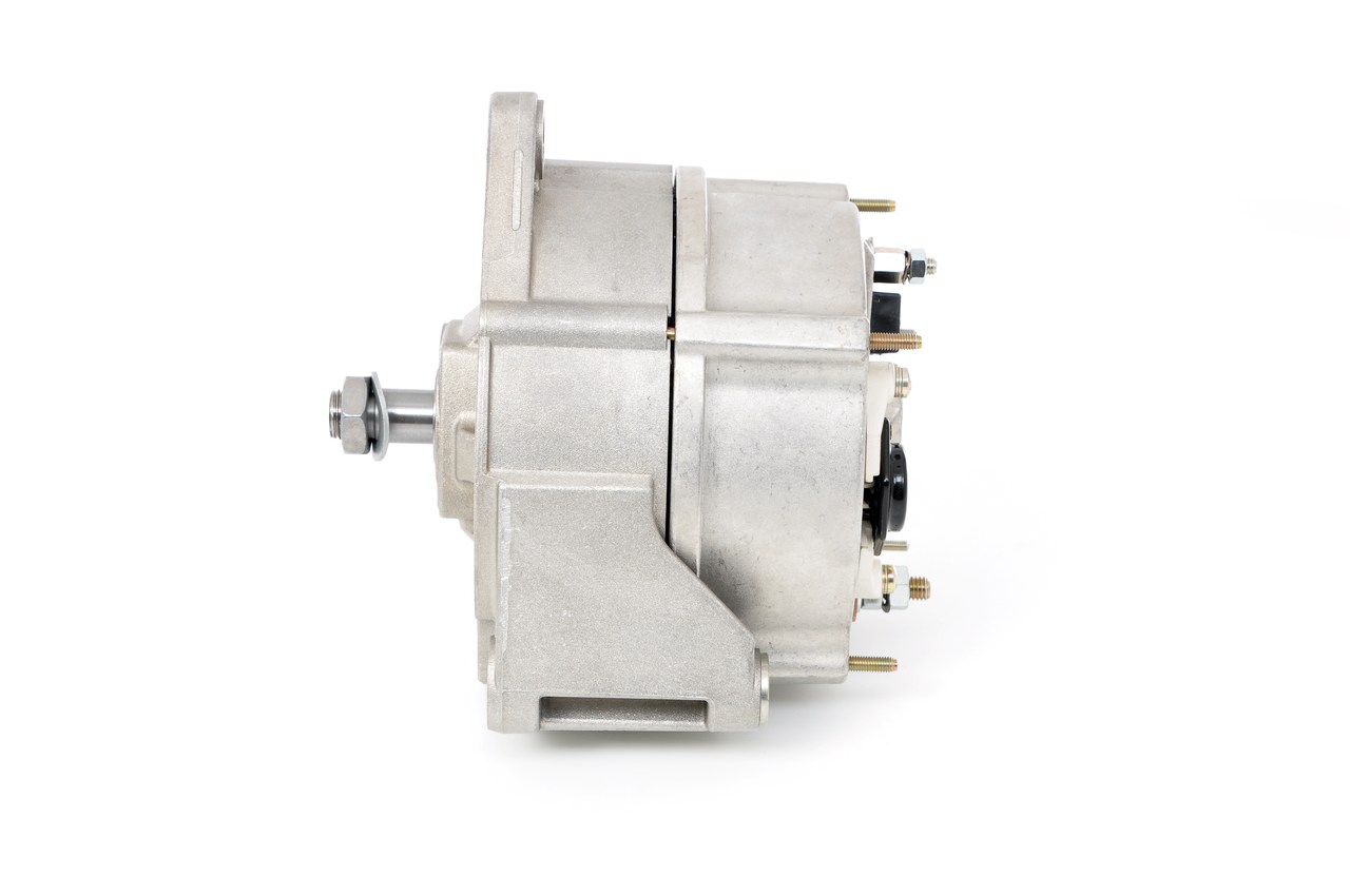 Köp BOSCH Generator Produktnummer: 6 033 GB3 027 till det förmånliga priset av 10467,02 kr