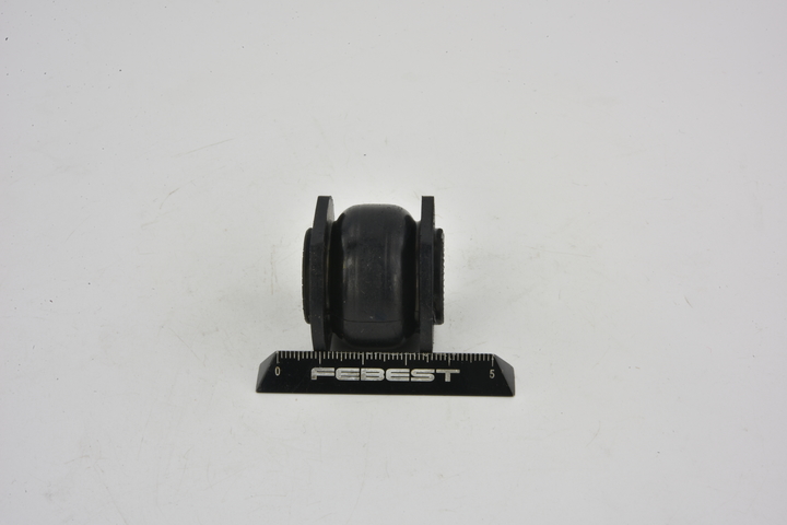 Silent bloc de crémaillère de direction Toyota Land Cruiser J7 Hardtop 1996 TAB011 FEBEST