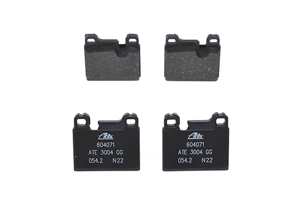 Acquista online Kit pastiglie freni 13.0460-4071.2 originale a buon mercato, comparabile con i numeri OEM 91135294900