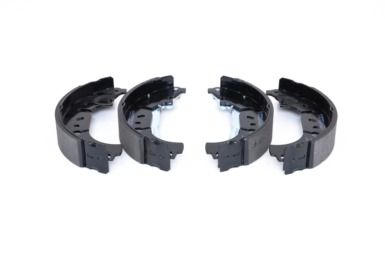 Kupite poceni originalno Garnitura zavorne celjusti 0 986 487 956, primerljivo z 77367099 OEM številke, prek spleta