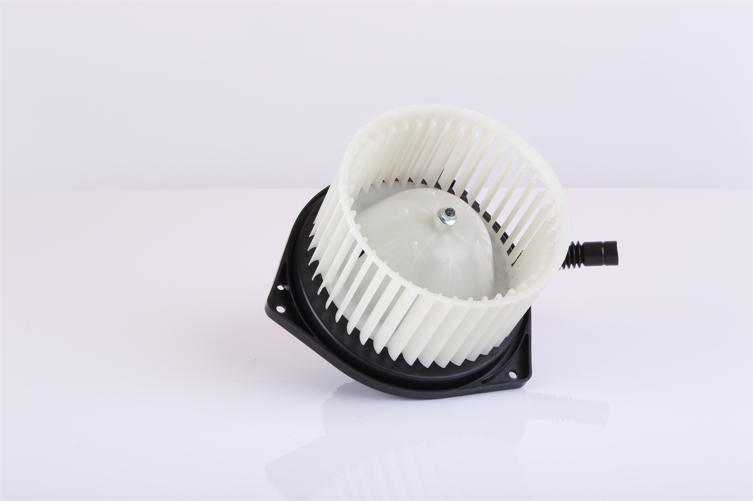 Motor ventilator / piese SUZUKI de calitate originală 7415076K10, 7415076K11, 7415076K12 de la NISSENS