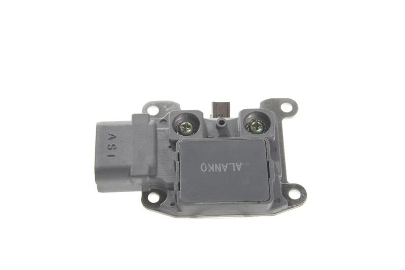 Kupite poceni originalno Krmilnik alternatorja (regler) 10700038, primerljivo z E9D210316A OEM številke, prek spleta