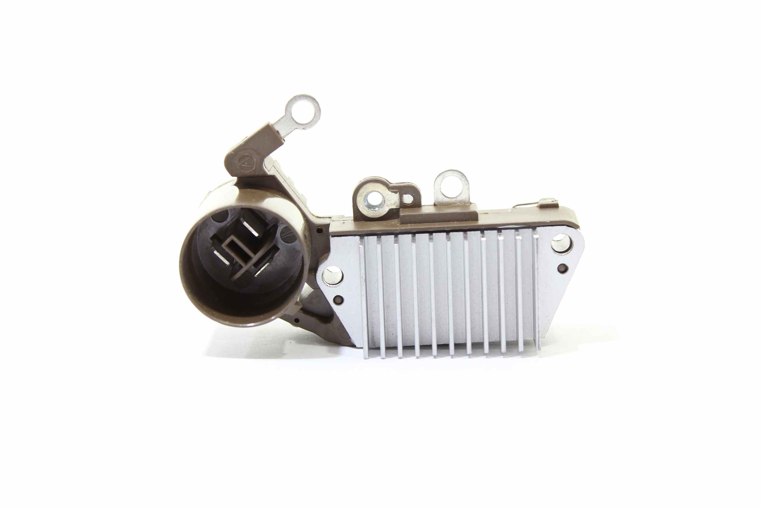 Ostke ALANKO Generaatori pingeregulaator Toode nr.: 10700353 madala hinnaga 13,37 €