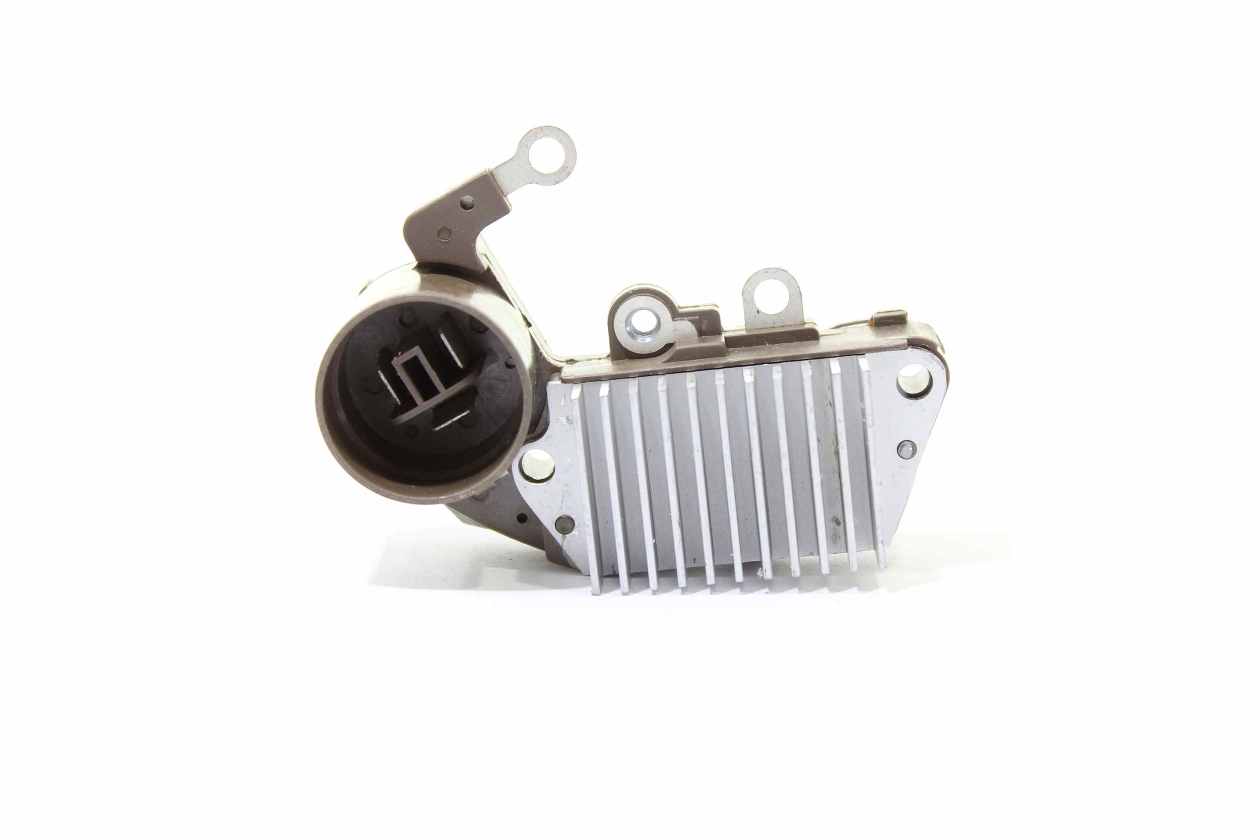 OEM Regulator, alternator SUZUKI 1.0 Turbo 71 CP benzina 94455160 de la ALANKO online la un preț incredibil