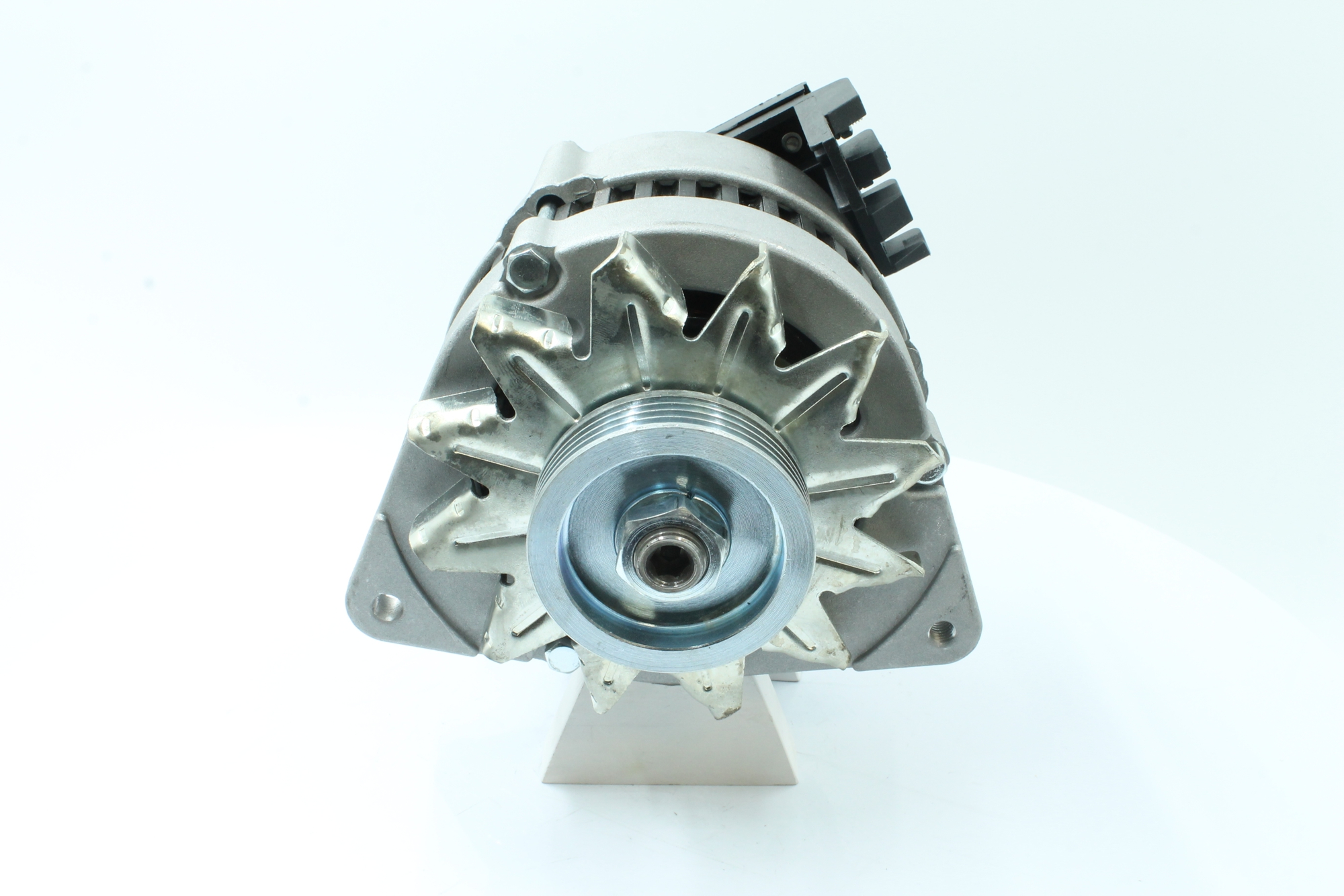 Köp billiga original Generator 9213318 jämförbara med 884F10K359AB OEM nummer på nätet