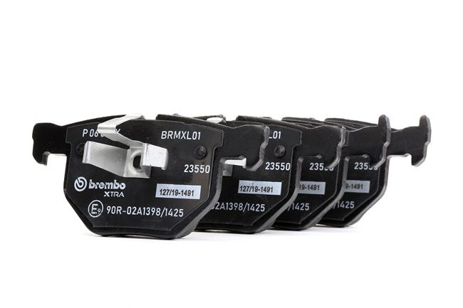 Köp billiga original Bromsbelägg P 06 039X jämförbara med 34216791938 OEM nummer på nätet