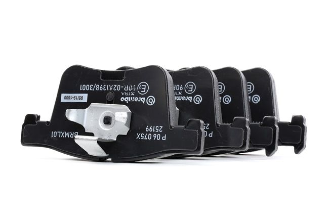 Köp billiga original Bromsbelägg P 06 075X jämförbara med 34114073936 OEM nummer på nätet