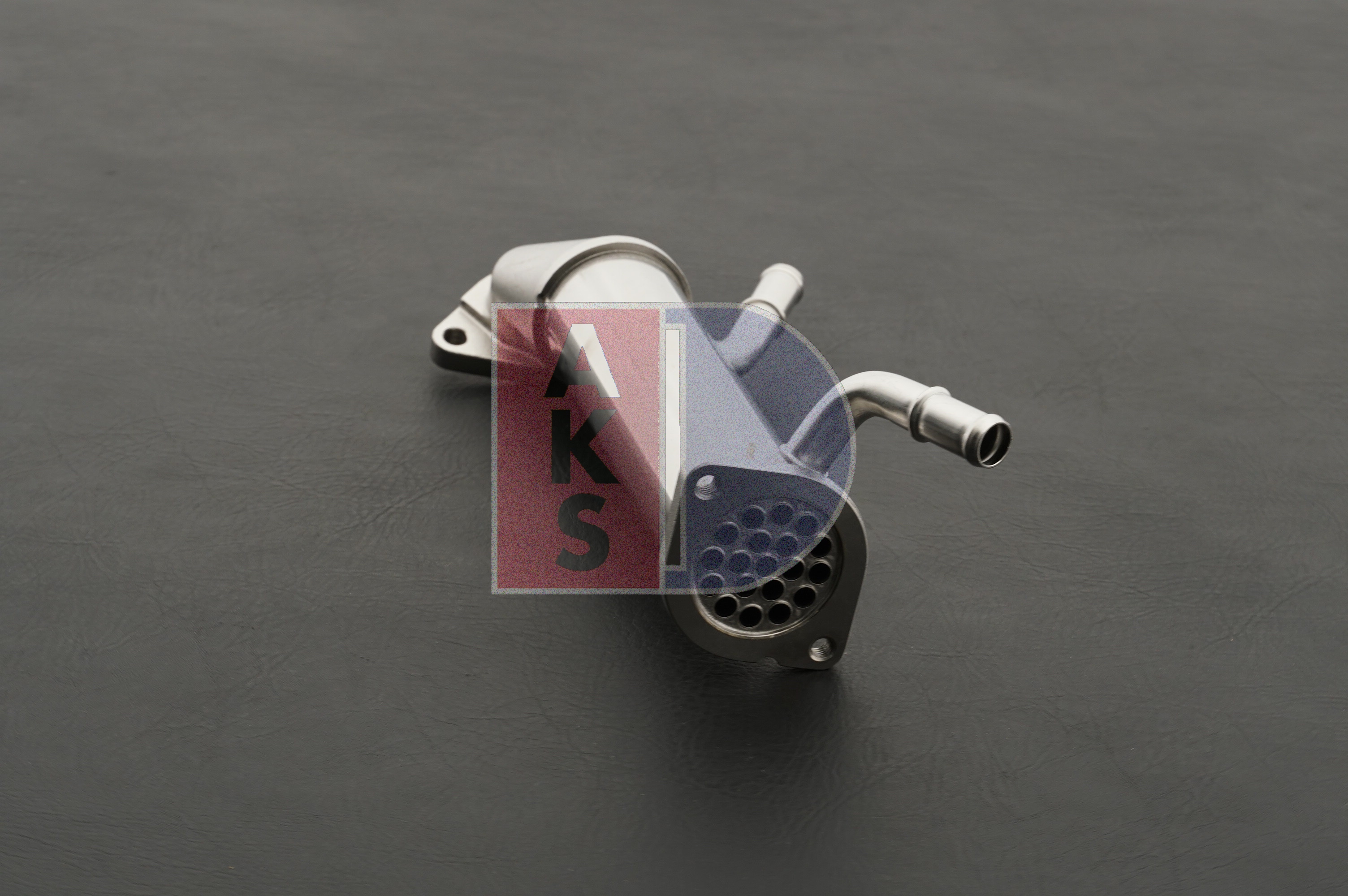 Kupite poceni originalno EGR hladilnik 060086N, primerljivo z 1618R4 OEM številke, prek spleta