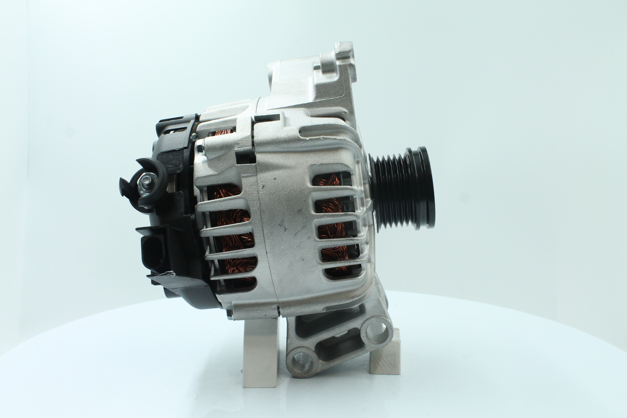 OEM Dynamo FORD 1.5 EcoBoost 150 HK Bensin 1871337 fra PowerMax på nettet til gode priser