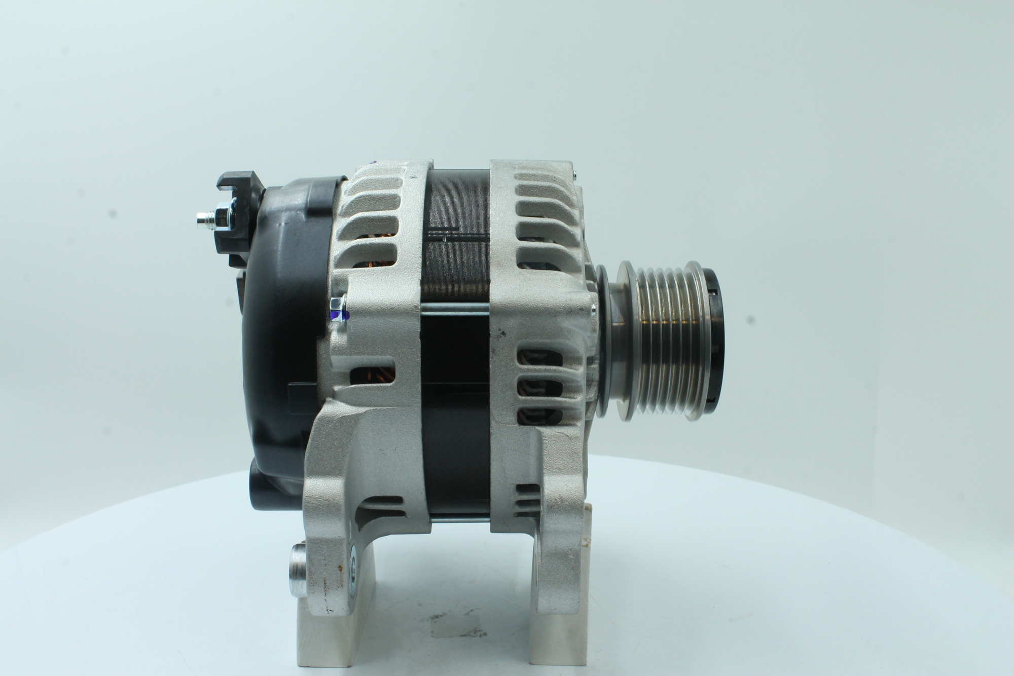 Kupte si levné originální Alternátor 89216003 porovnatelné s 03L903023A OEM čísly online