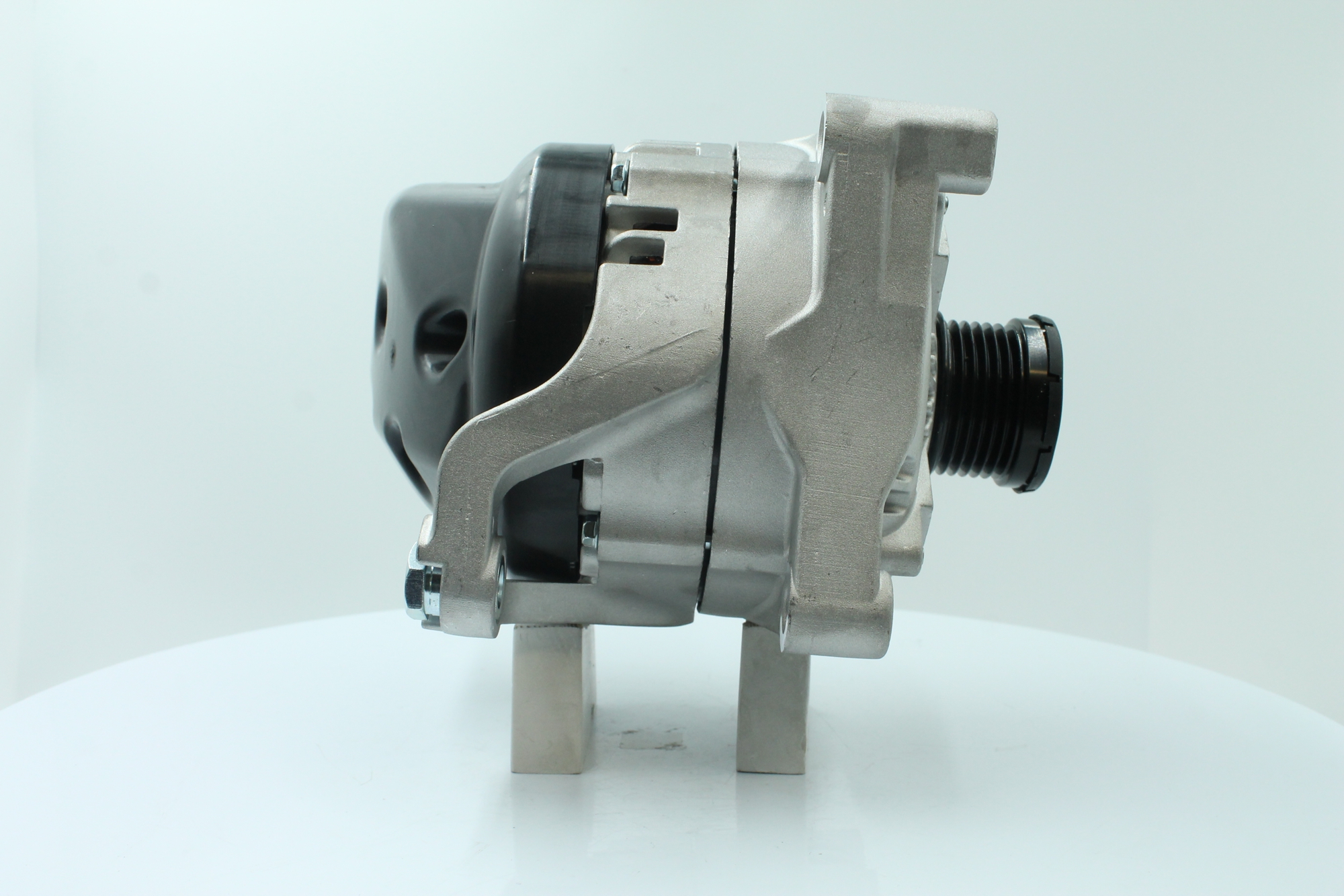 Köp billiga original Generator 89216549 jämförbara med 12317605060 OEM nummer på nätet