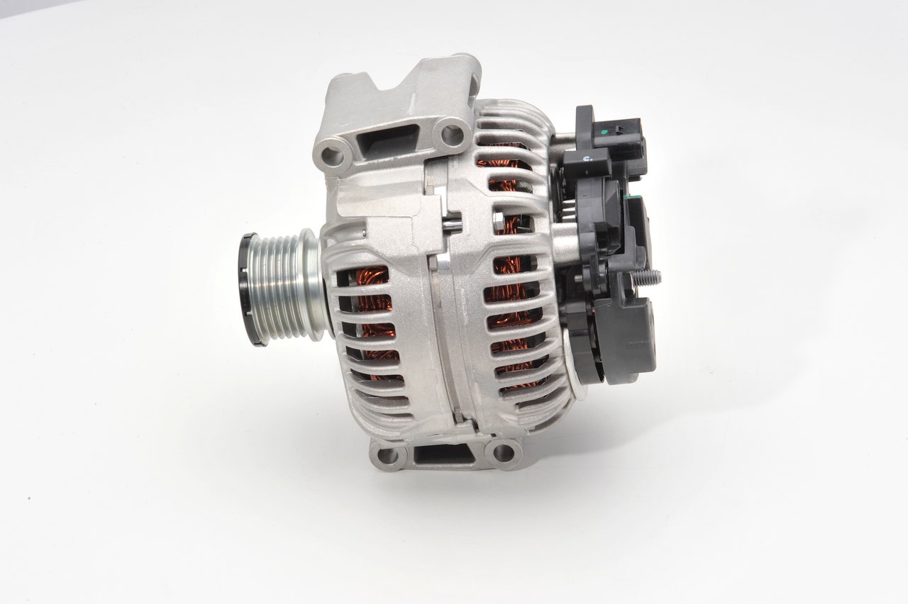 Köp BOSCH Generator Produktnummer: 0 124 625 204 till det förmånliga priset av 6966,85 kr