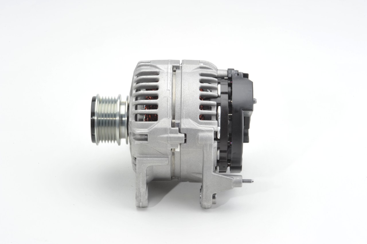 Compre Alternador 1 986 A00 521 original asequible comparable con números OEM online 038903024A