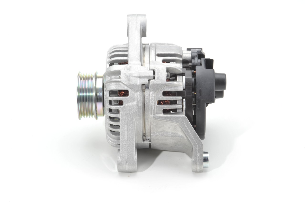 Kupite poceni originalno Alternator 1 986 A00 523, primerljivo z 46532668 OEM številke, prek spleta