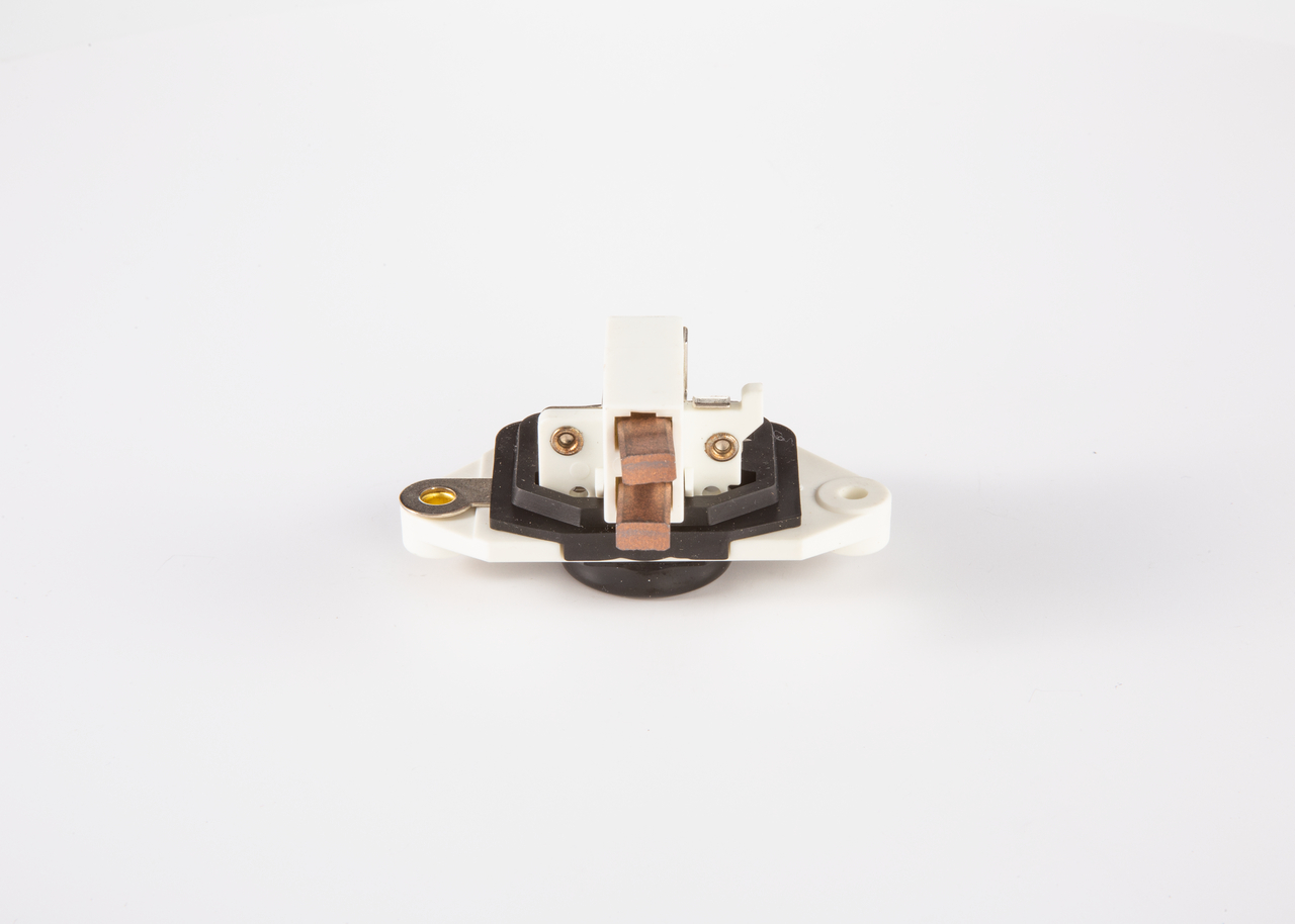 Köp BOSCH Laddningsregulator Produktnummer: 1 986 AE0 010 till det förmånliga priset av 412,81 kr