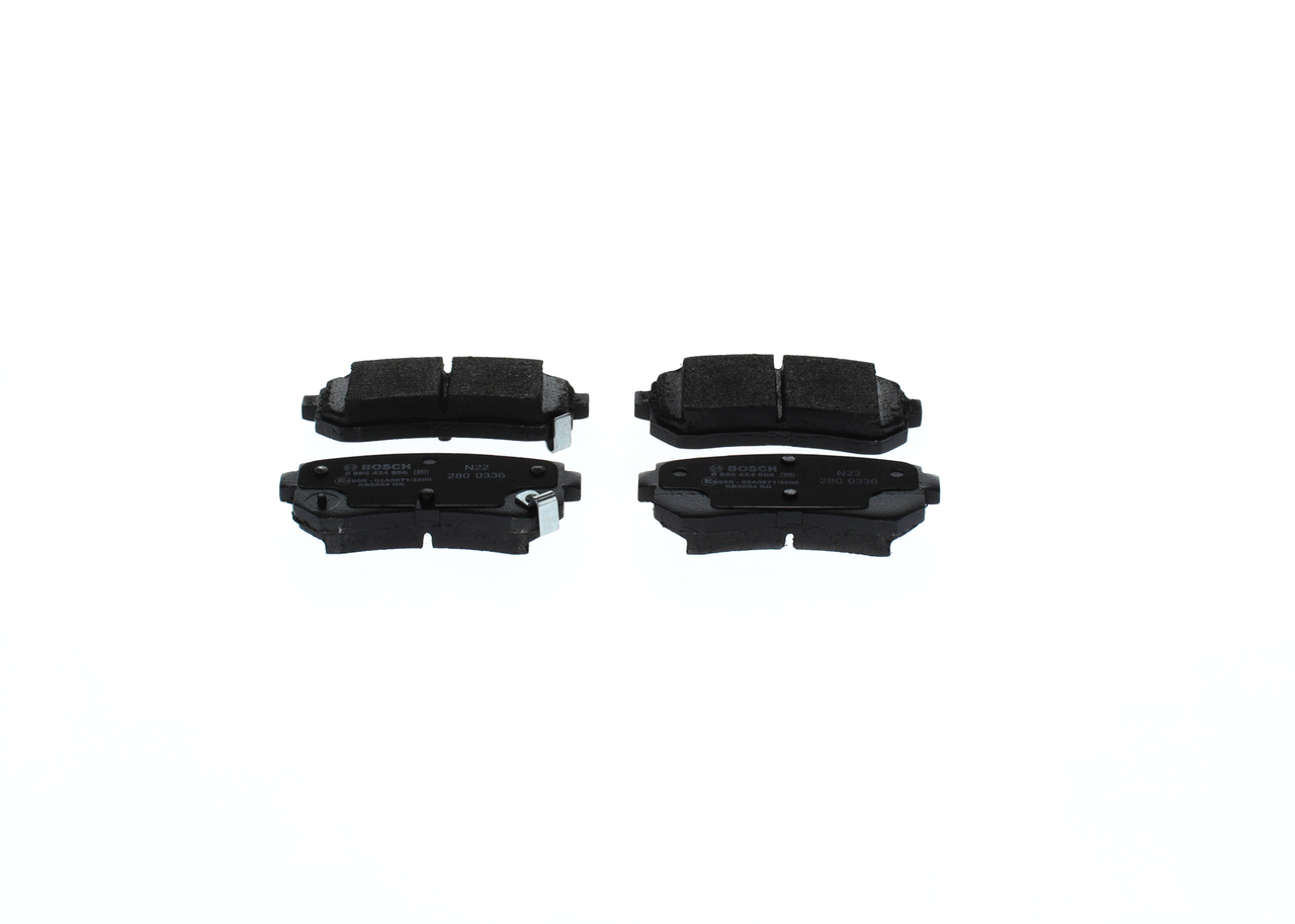 Įsigykite nebrangią originalią Stabdžių kaladėlės 0 986 424 956. sulyginama su 58302C1A15 OEM numeriais internetu