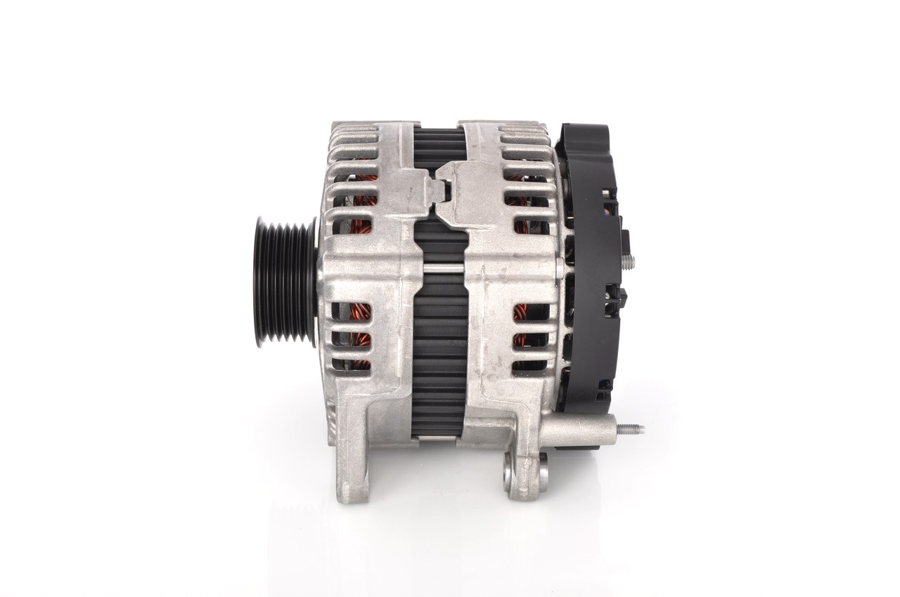 Köp BOSCH Generator Produktnummer: 0 121 715 051 till det förmånliga priset av 7796,16 kr