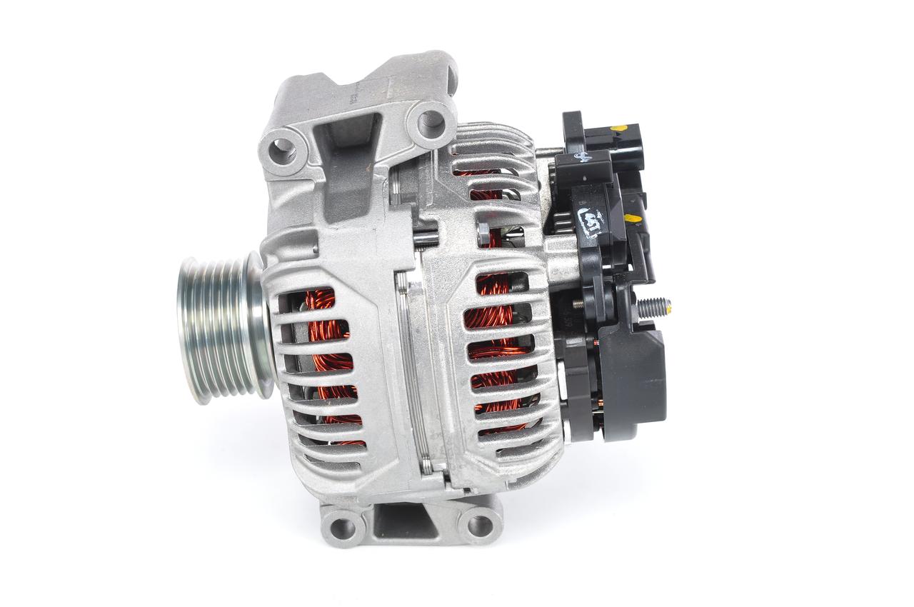 Köp BOSCH Generator Produktnummer: 0 124 515 059 till det förmånliga priset av 7243,83 kr
