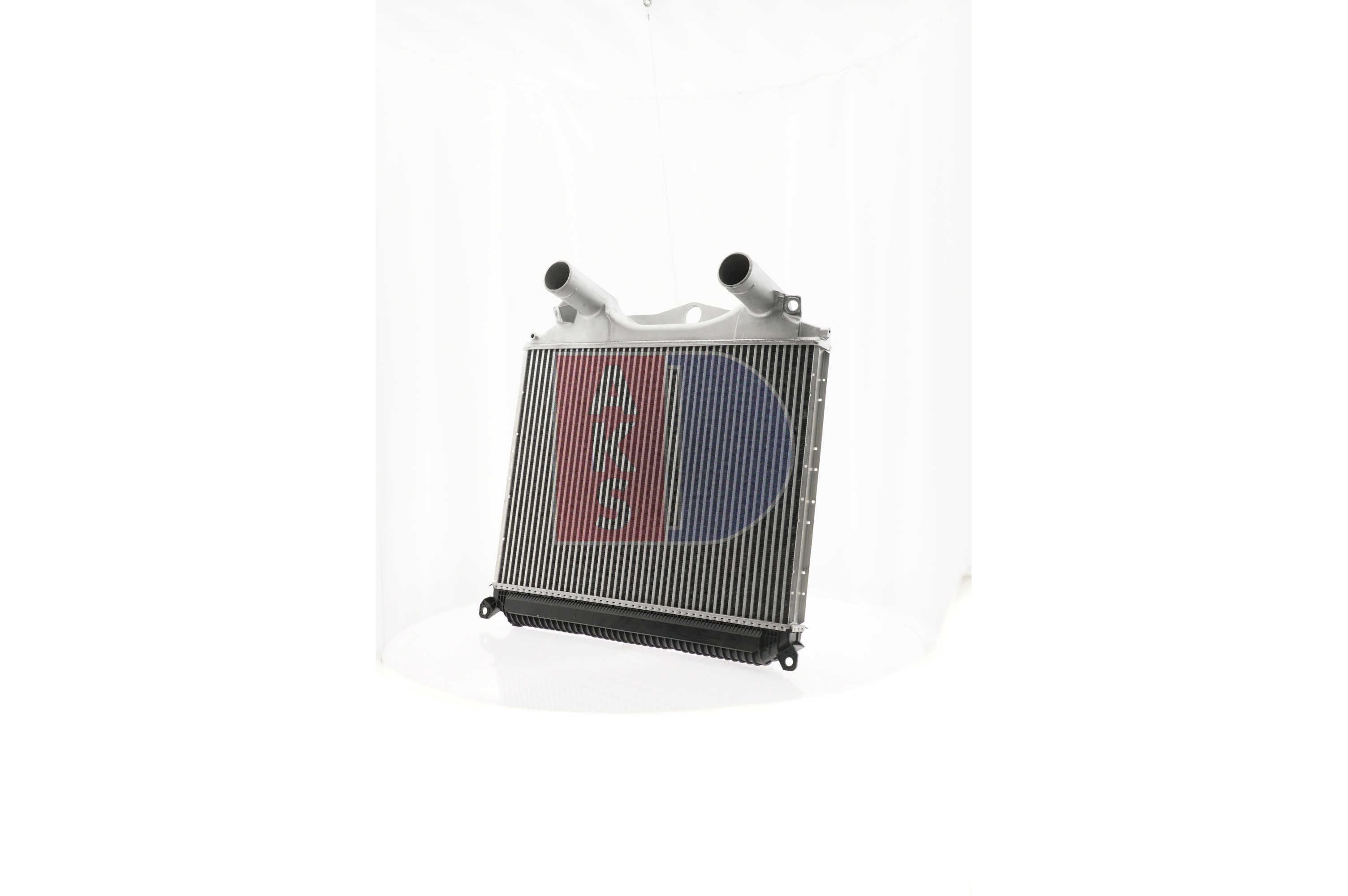 Köp billiga original Intercooler 267009N jämförbara med 81061006653 OEM nummer på nätet