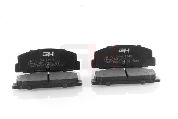 Vásároljon online olcsó, eredeti Fékbetét készlet, tárcsafék GH-413245 alkatrészt, mely összehasonlítható a GGYM2648ZA9C OEM számmal