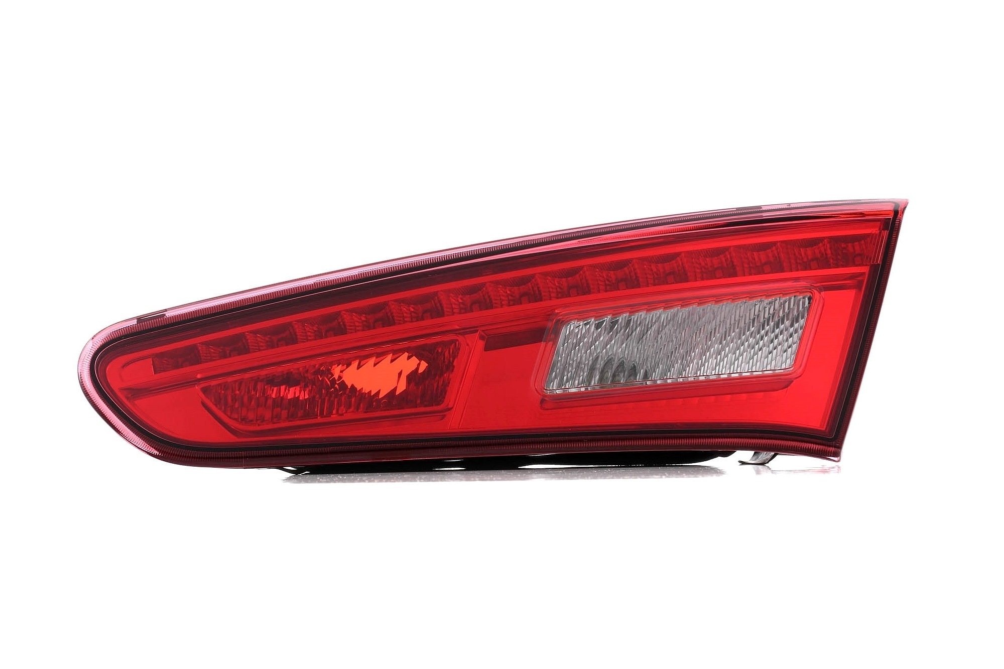 Compre MAGNETI MARELLI Farolim Produto No.: 712204151110 a preços baixos de 124,84 €