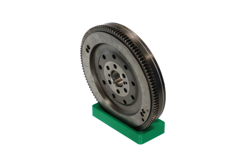 Osta edulliset alkuperäiset OEM numero 55185654 mukaiset 009-001-000117R Vauhtipyörä netistä
