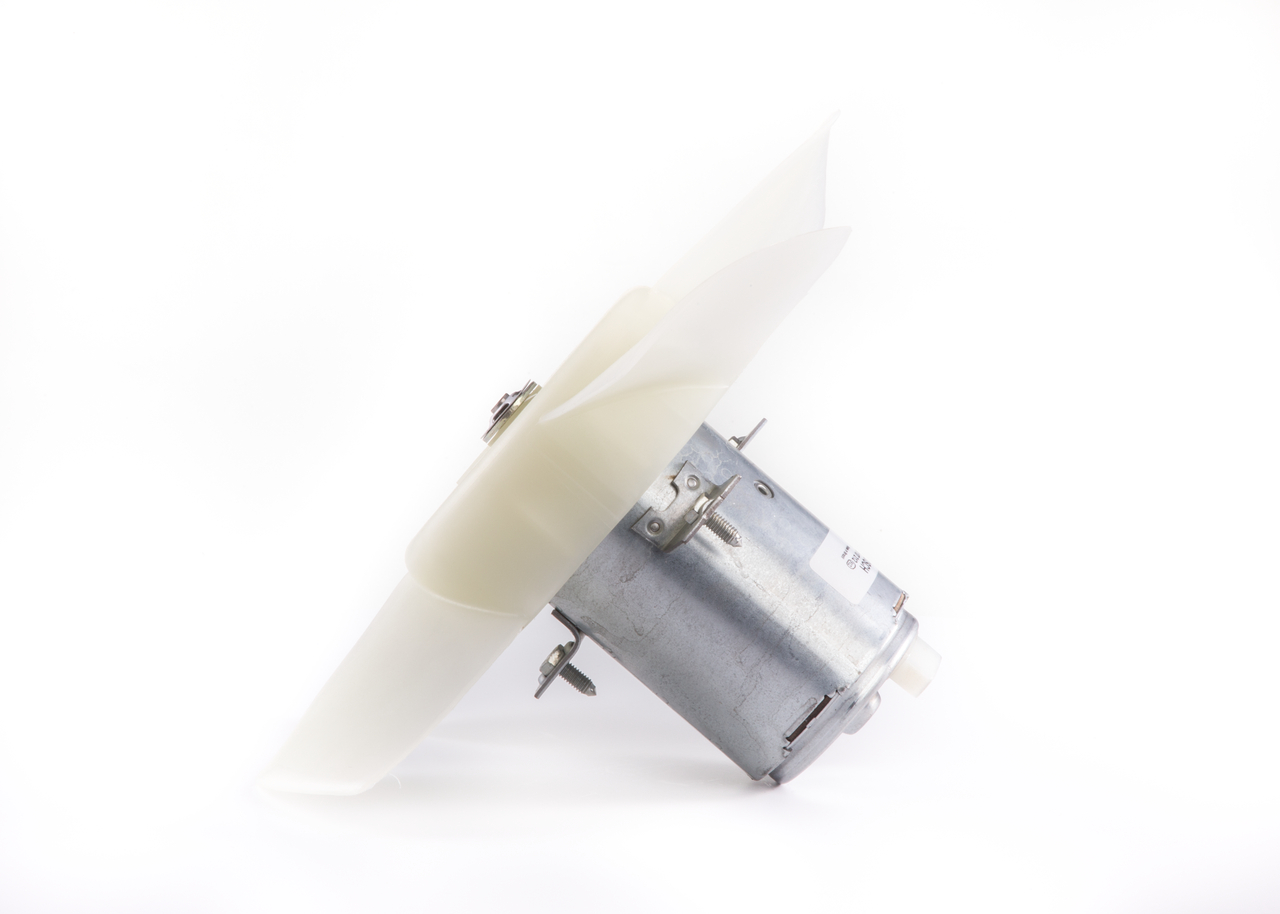 Köp billiga original Elmotor, kylarfläkt 0 130 107 212 jämförbara med 5003838 OEM nummer på nätet